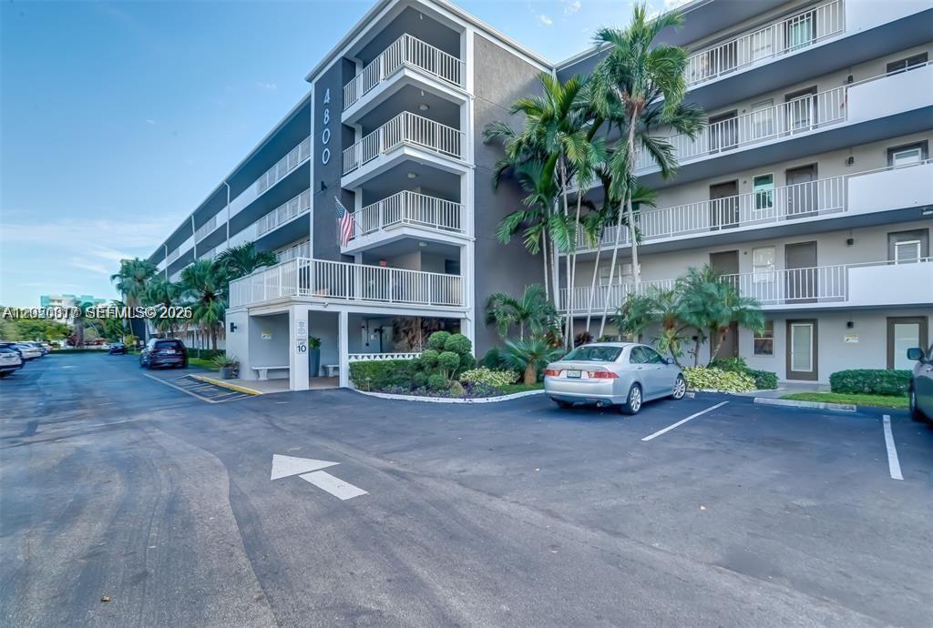 Listing photo of 4800 Hillcrest Ln #511, Hollywood